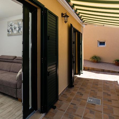 Apartment Pod Nespolom Trsjteno Rum bild